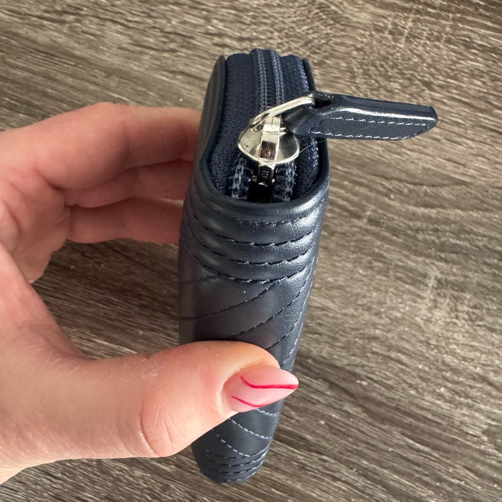 CHANEL Dark Blue Chevron Leather Wallet Coin Purse - Picture 9 of 11